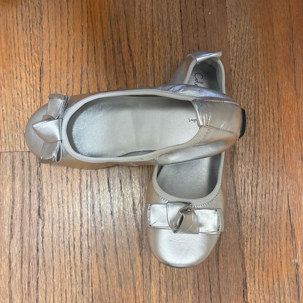 Cole Haan big girls pretty silver ballet shoe NEW size 4
